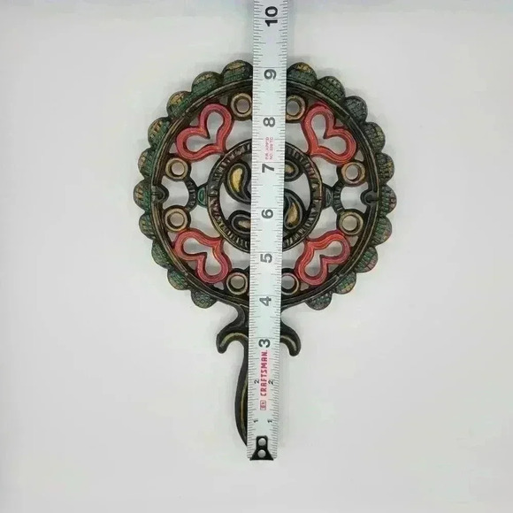 Vintage WILTON Cast Iron Painted Trivet W/ Feet Pot Holder Hot Plate Red Hearts - Picture 3 of 12